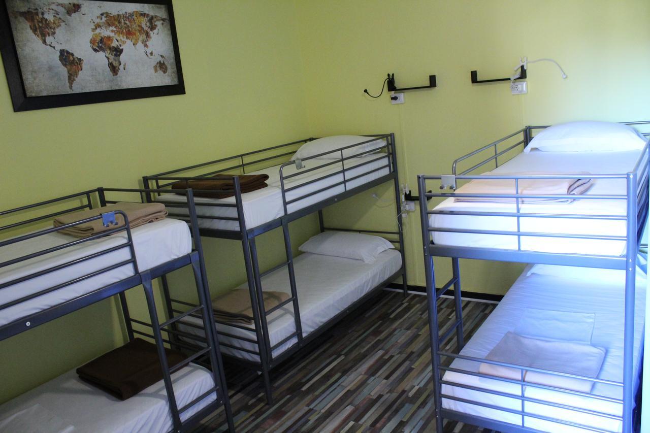 Home Genoa Hostel Bagian luar foto